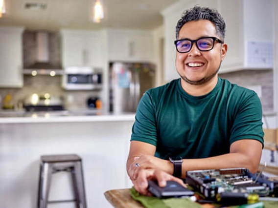 Arizona Online student being interviewed at his home